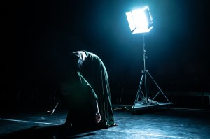 Karavans cirkusfestival presenterar Elise Bjerkelund Reine med The Shedding 